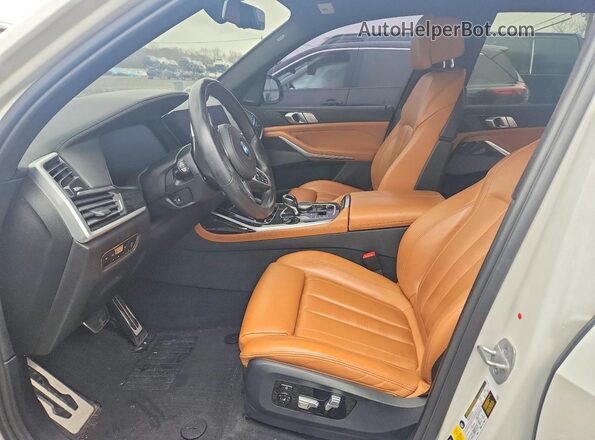 5UXCX6C04M9F01774 2021 BMW X7 White Widok wnętrza z przodu