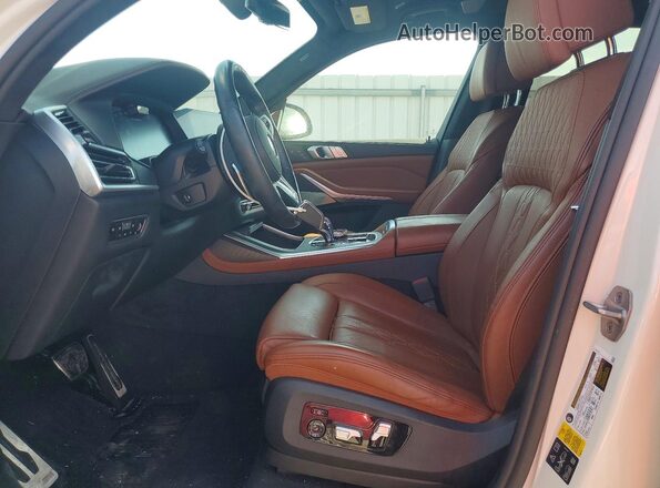 5UXCX6C07M9F81362 2021 BMW X7 Белый Вид салона спереди