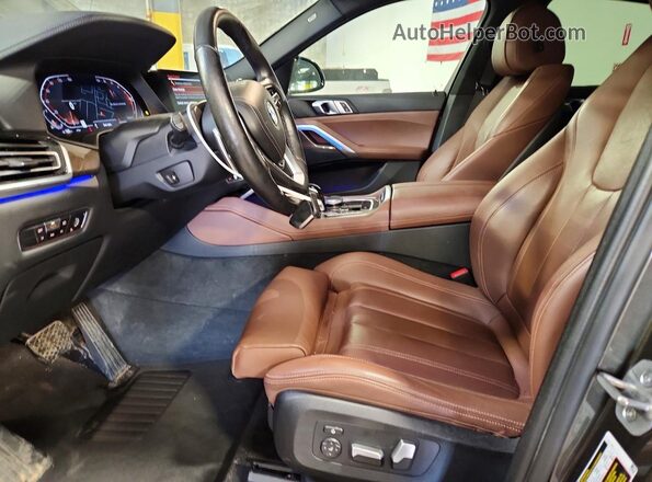 5UXCY6C08N9L97608 2022 BMW X6 Серый Вид салона спереди