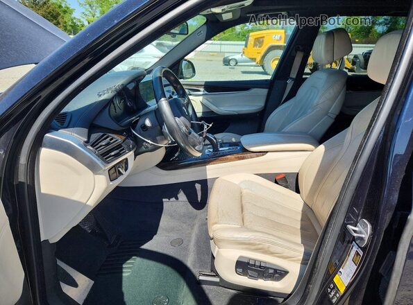 5UXKR0C3XH0V76290 2017 BMW X5 Синий Вид салона спереди