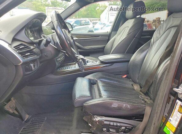 5UXKR2C38H0X03744 2017 BMW X5 Черный Вид салона спереди