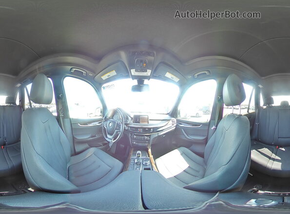 5UXKR2C58J0Z14045 2018 BMW X5 Серебряный Панорамный вид салона 360°