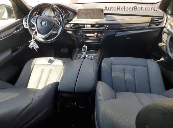 5UXKT0C58J0W00675 2018 BMW X5 Белый Вид панели приборов