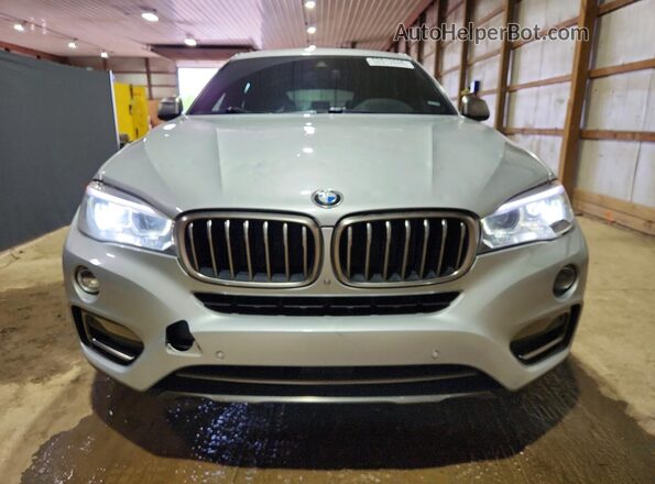 5UXKU2C56J0Z61539 2018 BMW X6 Серебряный Вид спереди