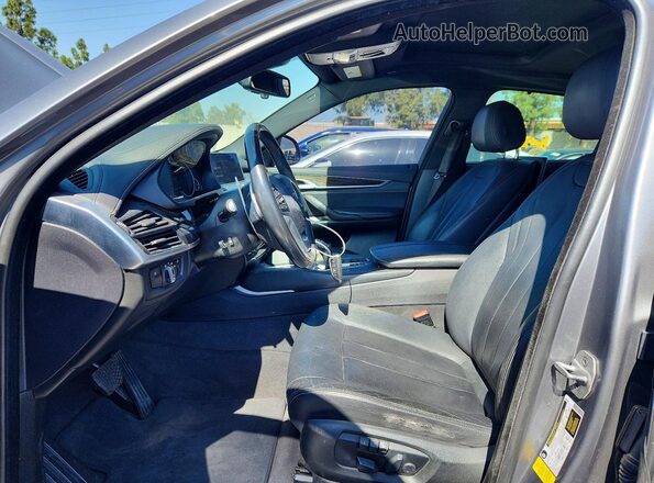 5UXKU2C57J0X49569 2018 BMW X6 Серый Вид салона спереди