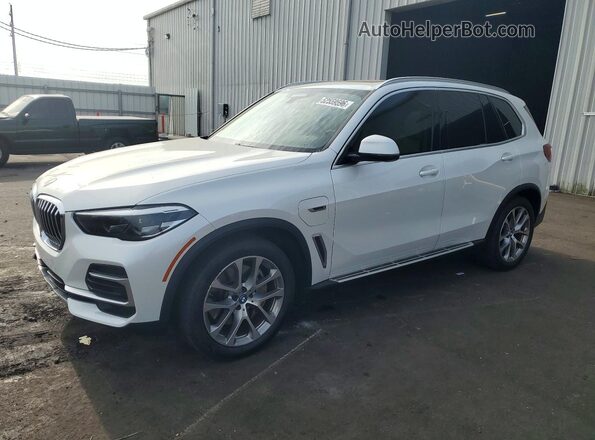 5UXTA6C03N9M02413 2022 BMW X5 Белый Передняя левая четверть
