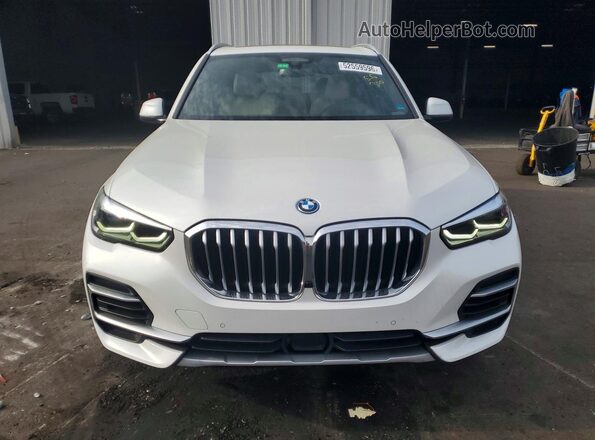 5UXTA6C03N9M02413 2022 BMW X5 Белый Вид спереди