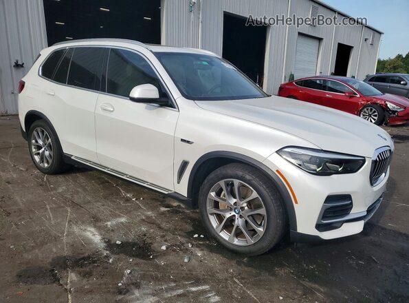 5UXTA6C03N9M02413 2022 BMW X5 Белый Передняя правая четверть