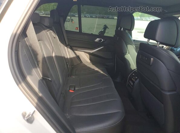 5UXTA6C03N9M39672 2022 BMW X5 Белый Вид задней части салона