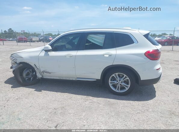 5UXTR7C55KLR47361 2019 BMW X3 Белый Вид задней части салона
