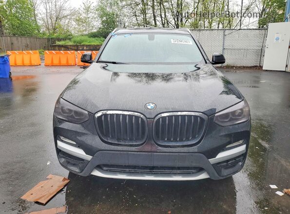 5UXTR9C53JLC74776 2018 BMW X3 Черный Вид спереди