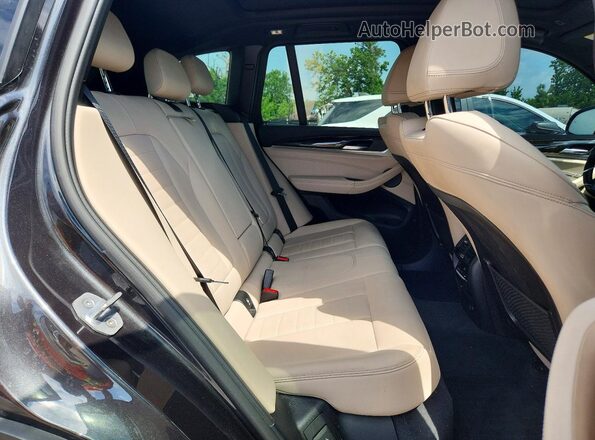 5UXTR9C53KLP91042 2019 BMW X3 Charcoal Widok wnętrza z tyłu