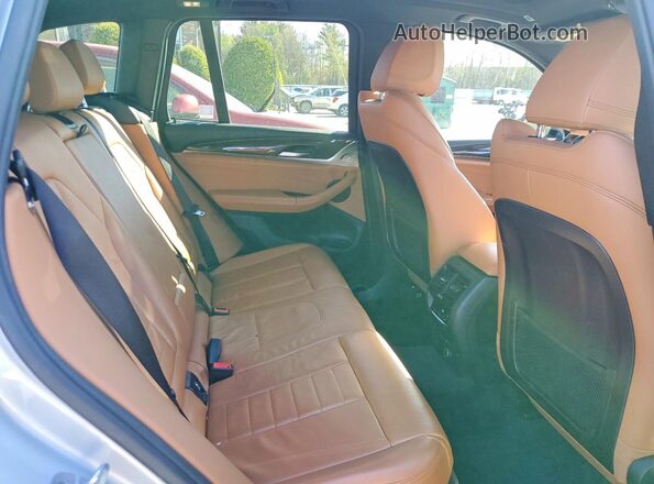 5UXTR9C58KLE11390 2019 BMW X3 Silver Widok wnętrza z tyłu