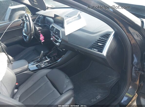 5UXTS1C05M9G76830 2021 BMW X3 Черный Вид салона спереди