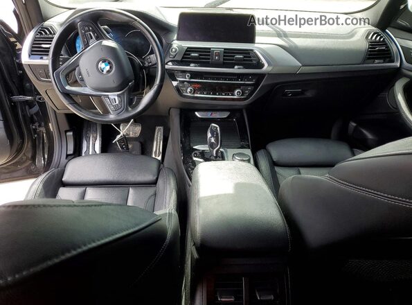 5UXTS3C58J0Y94717 2018 BMW X3 Черный Вид панели приборов