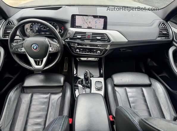 5UXTS3C59J0Z01223 2018 BMW X3 White Vista del cuadro de instrumentos