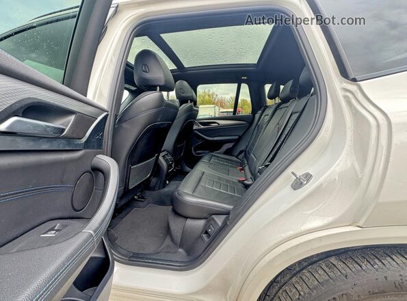 5UXTS3C59J0Z01223 2018 BMW X3 White Vista de la etiqueta del VIN