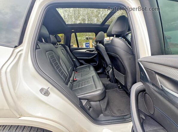 5UXTS3C59J0Z01223 2018 BMW X3 White Vista trasera