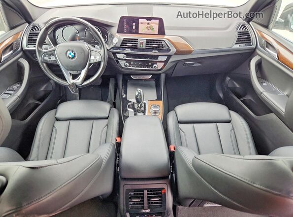 5UXTY3C03L9C30622 2020 BMW X3 Белый Вид панели приборов