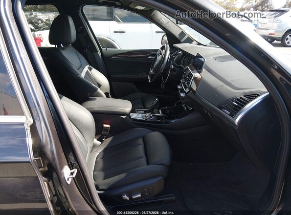 5UXTY3C03M9D87732 2021 BMW X3 Серый Вид салона спереди