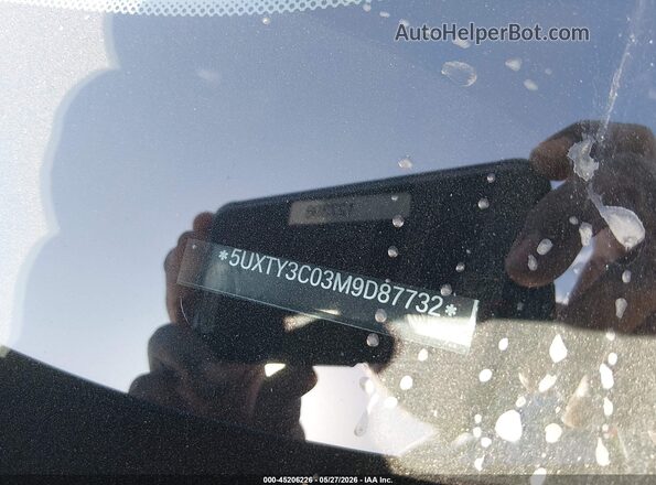 5UXTY3C03M9D87732 2021 BMW X3 Серый Вид подкапотного пространства