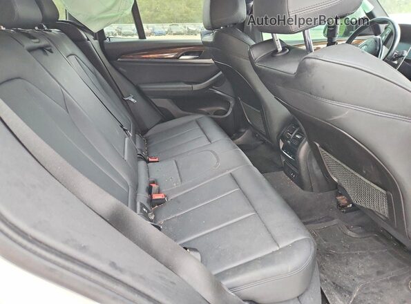 5UXTY3C04LLU69693 2020 BMW X3 White Widok wnętrza z tyłu