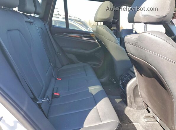 5UXTY5C00L9C32744 2020 BMW X3 Белый Вид задней части салона