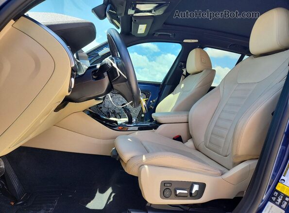 5UXTY5C03M9H92484 2021 BMW X3 Синий Вид салона спереди