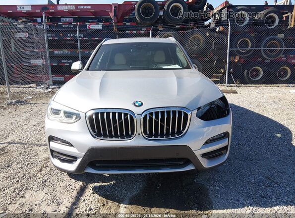 5UXTY5C04M9G21307 2021 BMW X3 Silver Widok wnętrza z tyłu