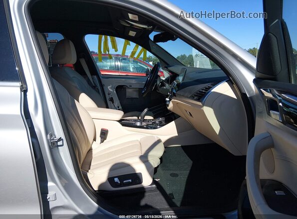 5UXTY5C04M9G21307 2021 BMW X3 Silver Widok wnętrza z przodu
