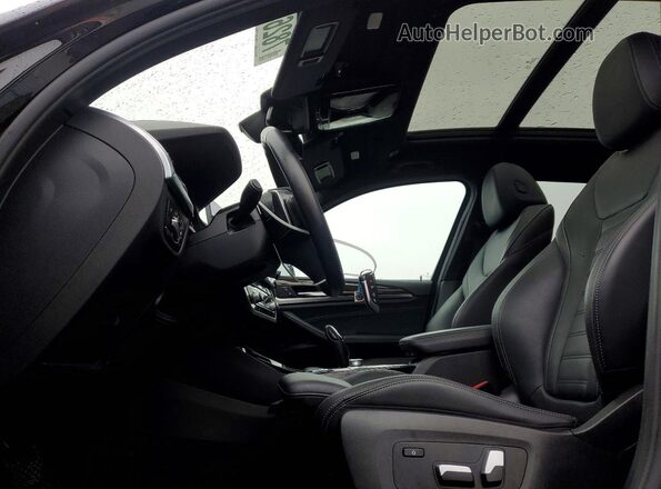 5UXTY5C09M9E54975 2021 BMW X3 Black Widok wnętrza z przodu