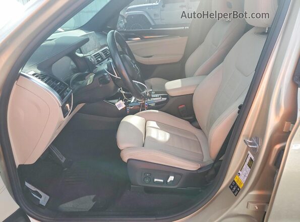 5UXTY9C01M9G65997 2021 BMW X3 Бежевый Вид салона спереди