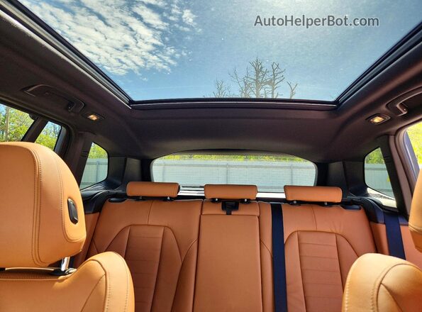 5UXTY9C09L9B72342 2020 BMW X3 Белый Вид задних сидений