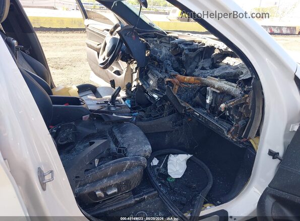 5UXUJ3C50KLG52773 2019 BMW X4 White Widok wnętrza z przodu