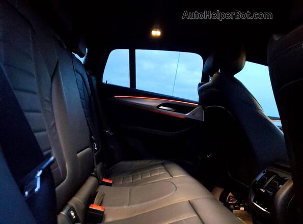 5UXUJ5C52KLJ63591 2019 BMW X4 Белый Вид задней части салона