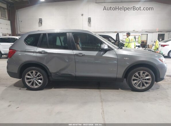 5UXWX9C32H0T20172 2017 BMW X3 Серый Вид задней части салона