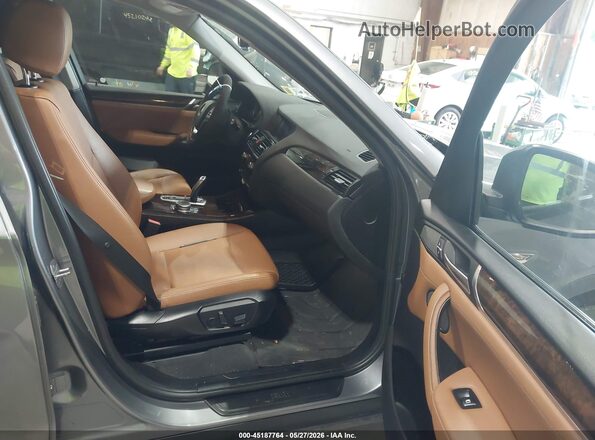 5UXWX9C32H0T20172 2017 BMW X3 Серый Вид салона спереди