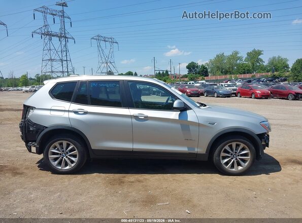 5UXWX9C35H0W66863 2017 BMW X3 Серебряный Вид задней части салона