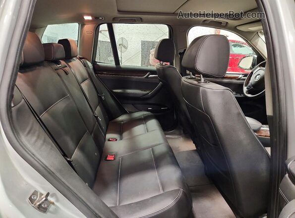 5UXWX9C55H0T05764 2017 BMW X3 Silver Սալոնի հետևի տեսք