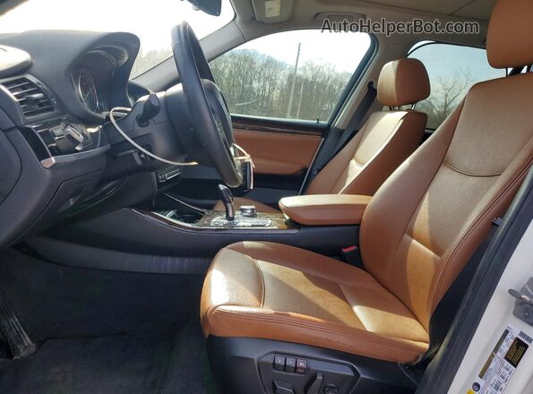 5UXWX9C5XH0D97621 2017 BMW X3 Белый Вид салона спереди