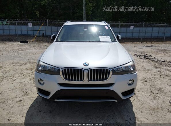 5UXWZ7C39H0X42082 2017 BMW X3 White Widok zestawu wskaźników