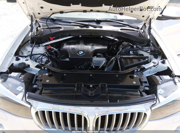 5UXWZ7C39H0X42082 2017 BMW X3 White Widok z tyłu