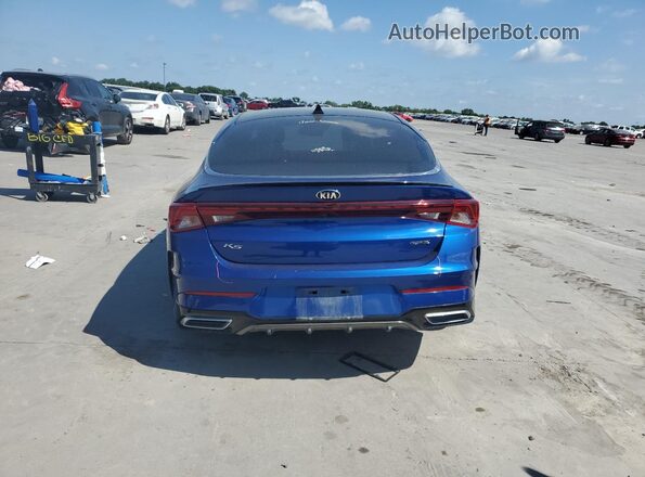5XXG64J28MG041582 2021 KIA K5 Синий Вид сзади