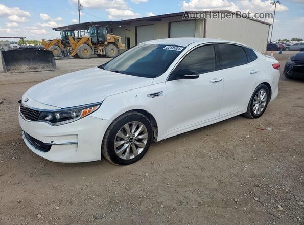 5XXGU4L36GG017183 2016 KIA OPTIMA White Vista tres cuartos delantera izquierda