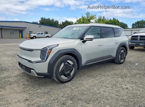 5XYAFFS53TG004797 2026 KIA EV9 Серебряный Передняя левая четверть