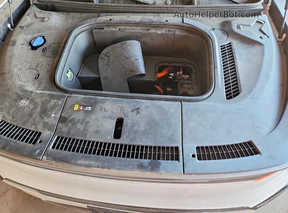 5XYAFFS59SG001031 2025 KIA EV9 Белый Вид подкапотного пространства