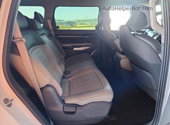 5XYAFFS59SG001031 2025 KIA EV9 Белый Вид задней части салона