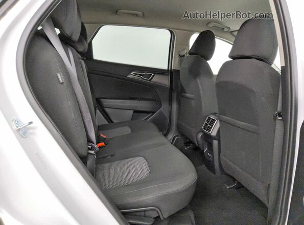 5XYK23DF3TG413225 2026 KIA SPORTAGE White Vista interior trasera