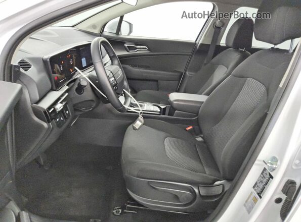 5XYK23DF3TG413225 2026 KIA SPORTAGE White Vista interior delantera