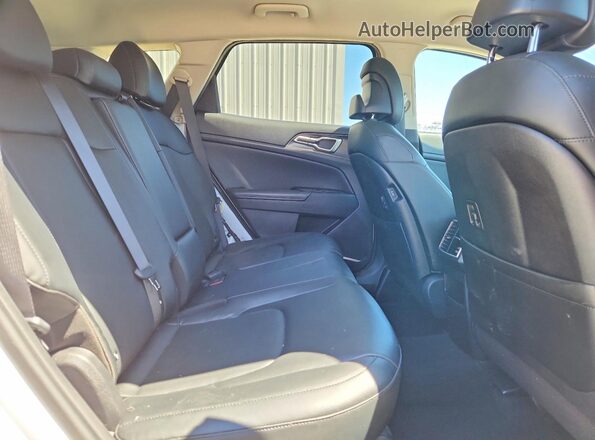 5XYK33AF4PG086079 2023 KIA SPORTAGE White Вид задніх сидінь